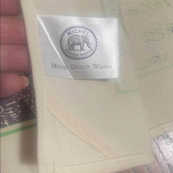 Charming Rabbit Print Tea Towel - Picture 6 of 8